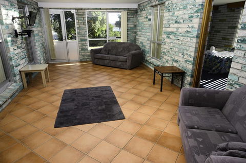 White Sands Estate - Australian Directory 3