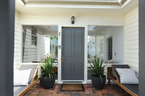 White Shell Cottage - Australian Directory 1