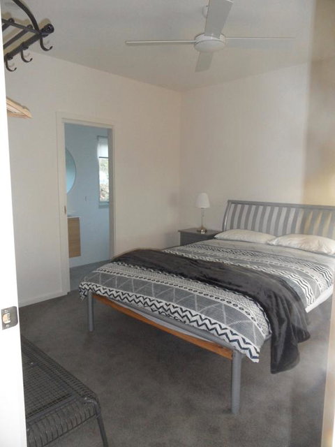WHITE SHELLS HOLIDAY RENTAL - Australian Directory 3