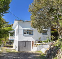 Whitecaps 26 East Street - Australian Directory