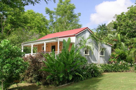 Whitsunday Cane Cutters Cottage - Australian Directory 0