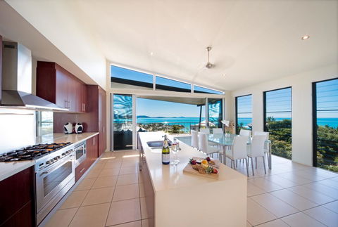 Whitsunday Views - Airlie Beach - Australian Directory 0