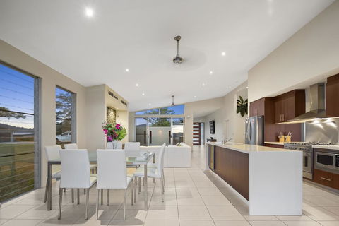 Whitsunday Views - Airlie Beach - Australian Directory 3