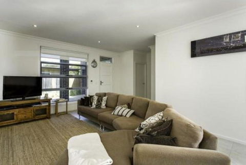 Windella Escape - Australian Directory 3