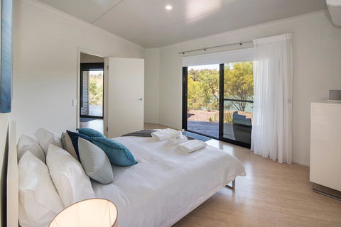 Wirraway Luxury Chalet - Australian Directory 2