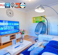 Wollongong station holiday house with Wi-Fi75 Inch TV NetflixParkingBeach - Australian Directory