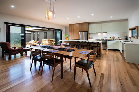 Wombat Hill Lodge - Australian Directory 2