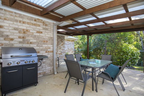Wonder On Wattlevale - Australian Directory 2