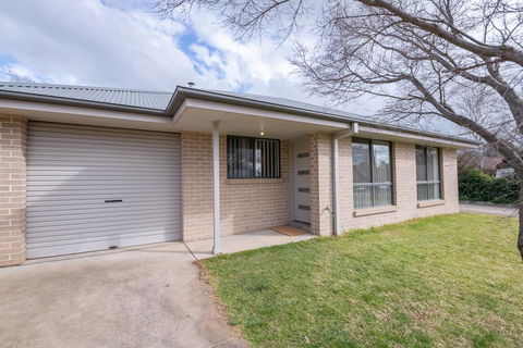 Wonderful Windred Modern, Comfy, Quiet - Australian Directory 1