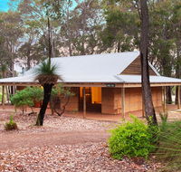 Woodstone Grass Tree Cottage - Australian Directory