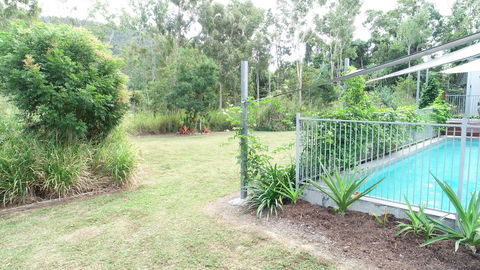 Woodwark Bay Retreat Airlie Beach - Australian Directory 2