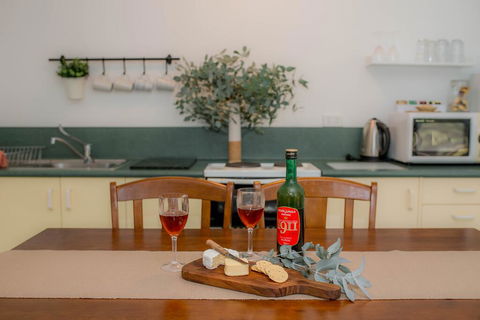 Woongara Cottage - Pet Friendly Country Retreat - Australian Directory 2