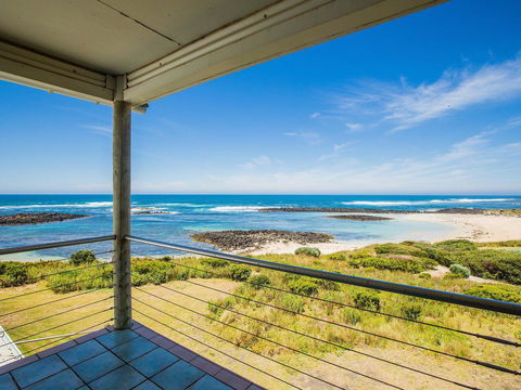 WYTONIA 3 PENTHOUSE - Australian Directory 3