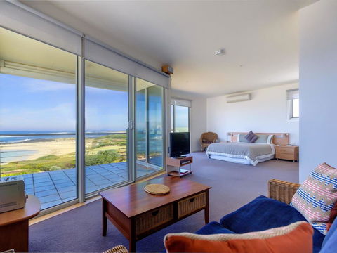 WYTONIA 3 PENTHOUSE - Australian Directory 0