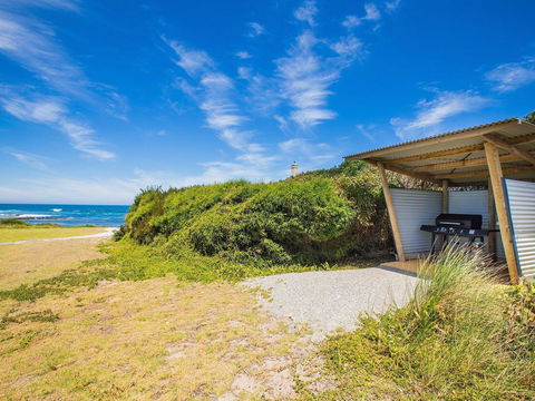 WYTONIA 3 PENTHOUSE - Australian Directory 1