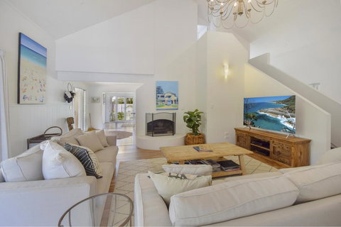 Wyuna Drive - Australian Directory 0