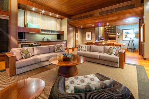 Yacht Club Villa - Australian Directory 1