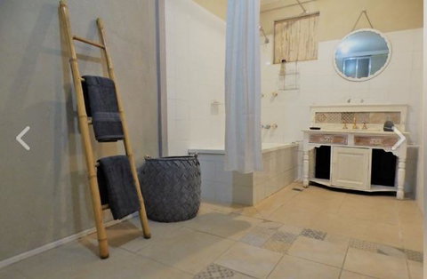 Yamba Hinterland Bush Retreat - Vintage Bus Stay - Australian Directory 3