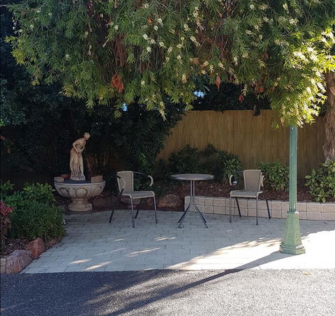 Yambil Inn - Australian Directory 3