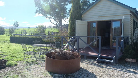 Yea Wood Duck Cabin - Australian Directory 1