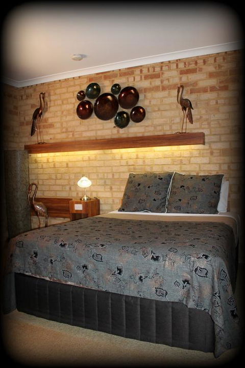 York's Boutique Motel - Australian Directory 3