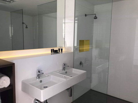 Young Federation Motor Inn - Australian Directory 1