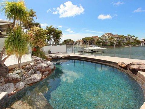 Yulunga 20 - 4 BDRM Canal Home With Pool - Australian Directory 0