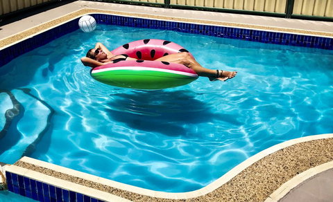 ZED MOTELS Tropical Gateway - Australian Directory 1