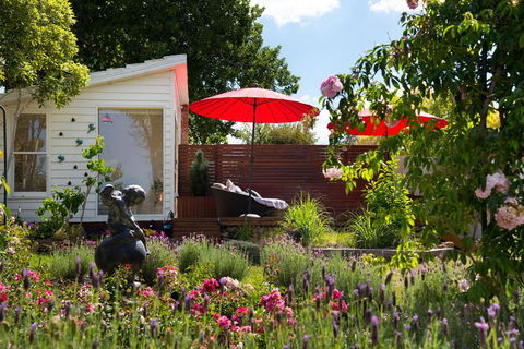 Zelman Cottage - Australian Directory 2