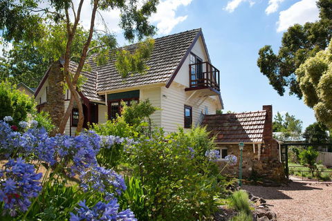 Zelman Cottage - Australian Directory 1