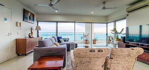 ZEN BY THE WATER - Darwin Premier Retreat - Australian Directory 3