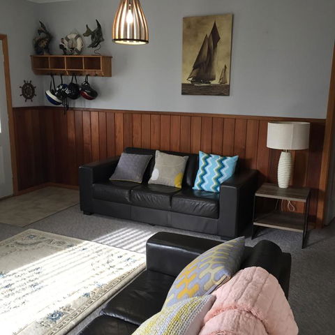 Rose Cottage Sisters Beach Accommodation - Australian Directory 3