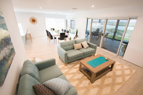 Serenity And Sweeping Murray River Views - Australian Directory 3