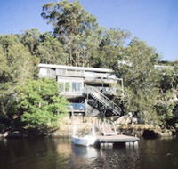 Calabash Bay Lodge - Australian Directory