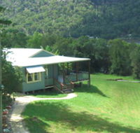 Singletons Retreat - Australian Directory