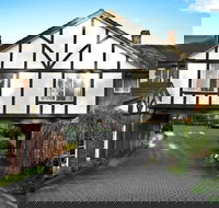 Elizabethan Lodge - Australian Directory