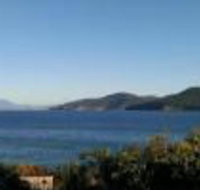 Larus Waterfront Cottage - Australian Directory