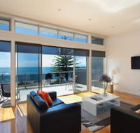 Penguin Waterfront Escape - Australian Directory