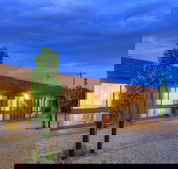 Motel Meneres - Australian Directory