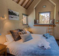 Sharpys Chalet - Australian Directory
