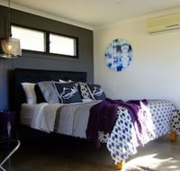 Deshons Retreat - Australian Directory