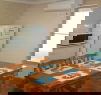 Lake Edge Holiday Units - Australian Directory