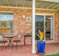 Chez Boulders - Australian Directory