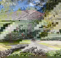 Hillside House - Australian Directory