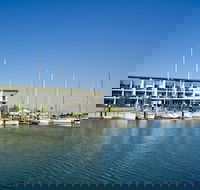Blue On Blue Superior Studio Room 1321 - Australian Directory