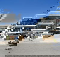 Maggies Beachfront Apt. 1 - Australian Directory