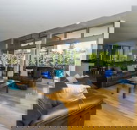 Maggies Beachfront Apt. 12 - Australian Directory