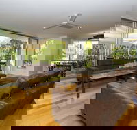 Maggies Beachfront Apt. 2 - Australian Directory