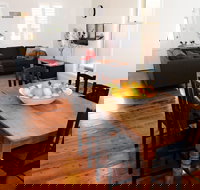 Thelma's Temora - Australian Directory