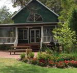 Lakeside Garden Chalet - Australian Directory